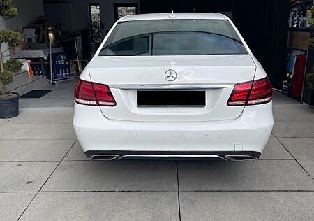 Mercedes-Benz E 200 AVANTGARDE AVANTGARDE