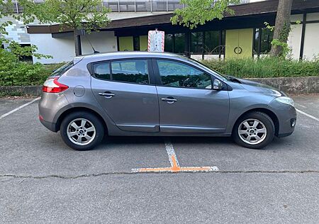 Renault Megane Bose Edition ENERGY TCe 115 Start & S...