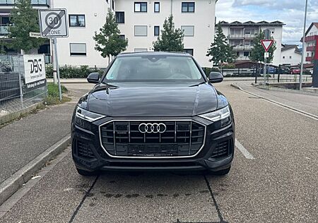 Audi Q8 55 TFSI e quattro TÜV NEU / Pano.
