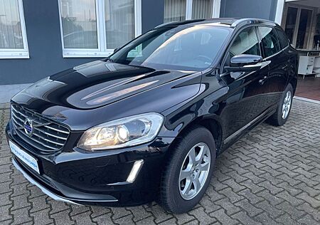 Volvo XC 60 XC60 Summum AWD TDi220Ps NAVI/Xenon/LEDER/WiPa