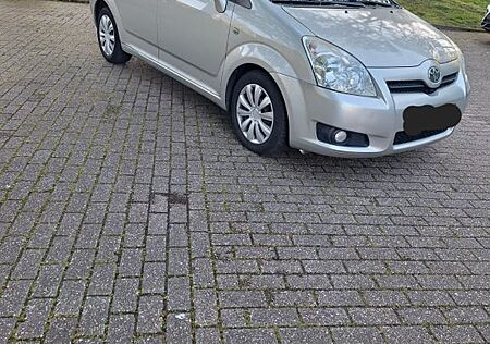 Toyota Corolla Verso 2.2-l-D-4D Team Team