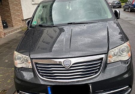 Lancia Voyager 2.8 MultiJet 16v Platinum Automatik ...