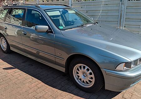 BMW 520i A Touring -