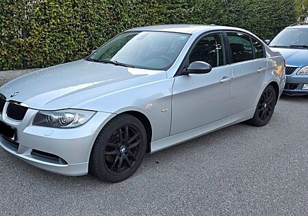 BMW 320i Edition Sport - TÜV 08/2027
