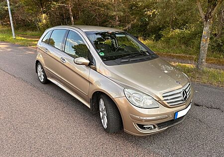 Mercedes-Benz B 200 - B-Klasse