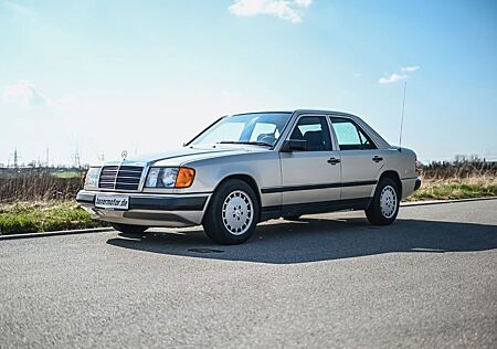 Mercedes-Benz 230 E W124