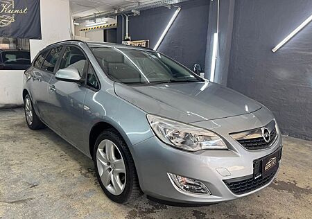 Opel Astra J Sports Tourer PDC Klima AHK Tempomat