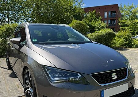 Seat Leon ST 2.0 TDI Start&Stop FR Pano 19Zoll