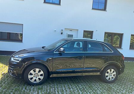 Audi Q3 2.0 TDI, S-line,Bi-Xenon,Alcantara