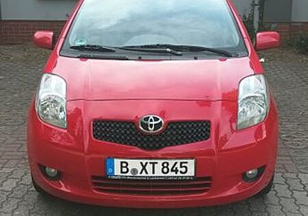 Toyota Yaris 1,3-l-VVT-i Luna Luna
