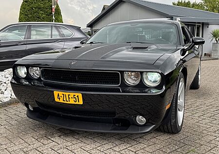 Dodge Challenger 6.1 SRT8 2010 Zwart Schiebedach Young