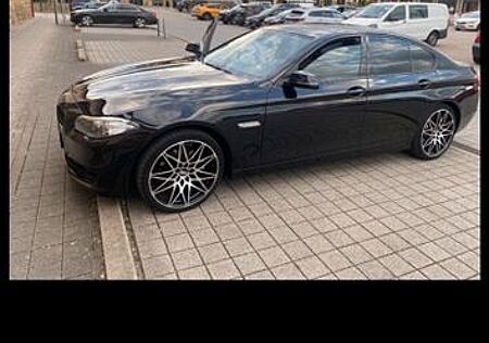 BMW 520d xDrive A -