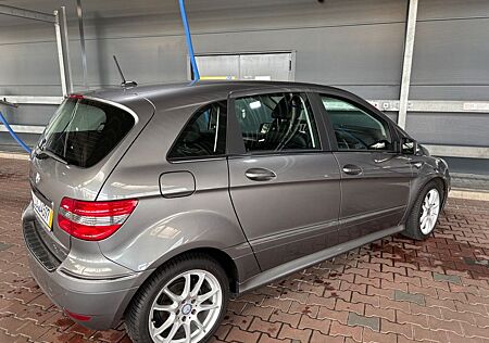 Mercedes-Benz B 180 Autotronic -