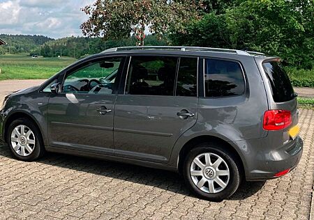 VW Touran Volkswagen 1.6 TDI DSG LIFE BMT 7-Sitzer
