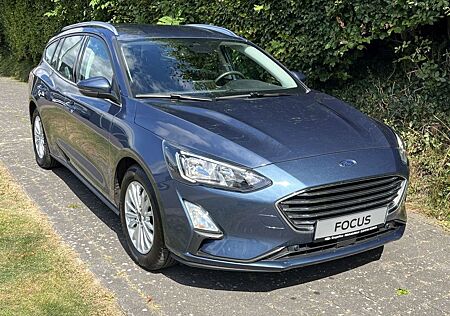 Ford Focus Turnier Titanium * neuwertiger Zustand *