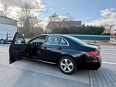 Mercedes-Benz E 200 AVANTGARDE Autom. AVANTGARDE
