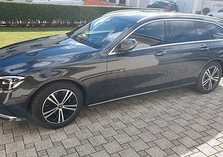 Mercedes-Benz E 200 d T Autom. -