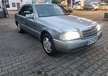 Mercedes-Benz C 180 gebraucht kaufen Mercedes-Benz C 180 ELEGANCE Elegance