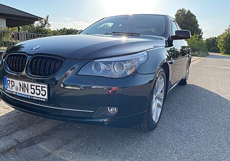 BMW 523i -