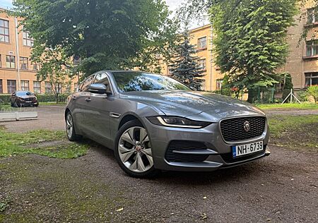 Jaguar XE , 2020
