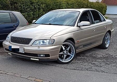 Opel Omega 2.2 16V Sport Sport