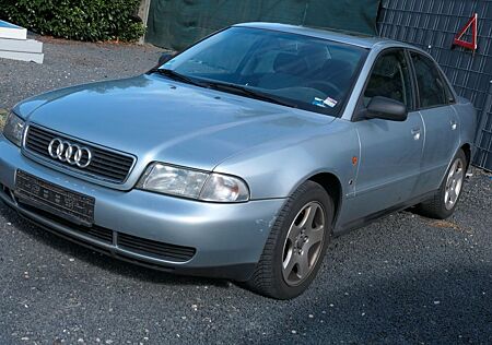 Audi A4 2.6- V 6- Klima+SSD+++