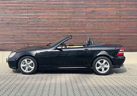 Mercedes-Benz SLK 320 / 1 HAND / HISTROIE / GARAGENWAGEN