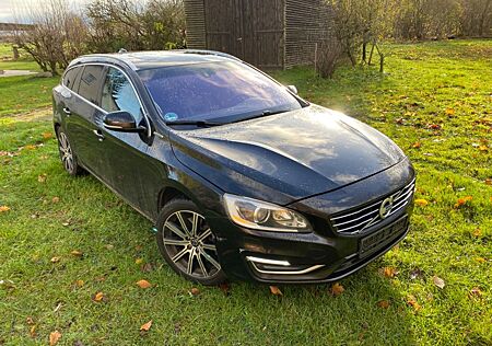 Volvo V60 D6 AWD Plug-in-Hybrid Summum Summum