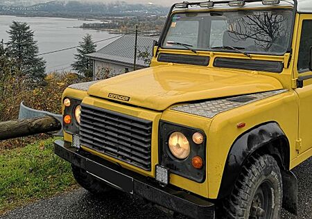 Land Rover Defender 110, AHK 3,5 Tonnen, 9-Sitzer, TÜV