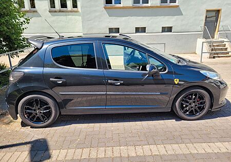 Peugeot 207 Sport RC Line.