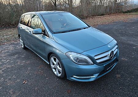 Mercedes-Benz B 180 CDI AUTOMATIK Sport-Paket KEIN ROST! ! !