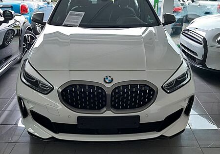 BMW M135i xDrive Autom. Panorama-SSD-LED-Navi-Kamera