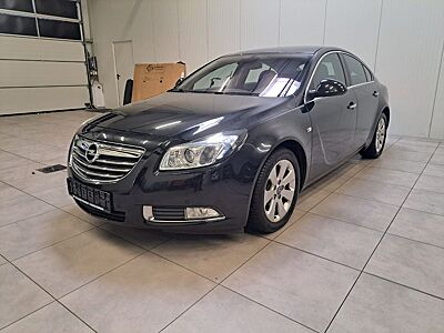 Opel Insignia A 2.0 CDTI / AHK / SHZ / BI-XENONON