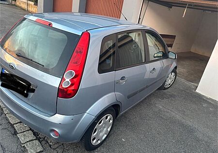 Ford Fiesta 1,4 16V Ambiente Ambiente