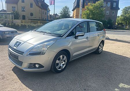Peugeot 5008 Active 1.6 BENZIN TÜV 07/2026