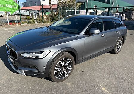 Volvo V90 Cross Country D4 AWD Pro, BLIS, Pilot Assist