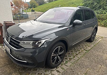 VW Tiguan Volkswagen 2.0 TDI SCR DSG ACTIVE