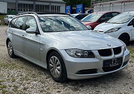 BMW 320i /AUTOMATIK/LEDER/NAVI/PANORAMA/SITZHEIZUNG/