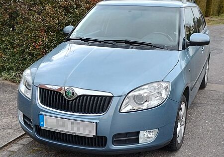 Skoda Fabia 1.6 Combi Elegance / TÜV neu / 8x Reifen