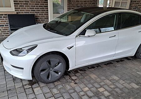 Tesla Model 3 Allradantrieb mit Dualmotor Long Ran...