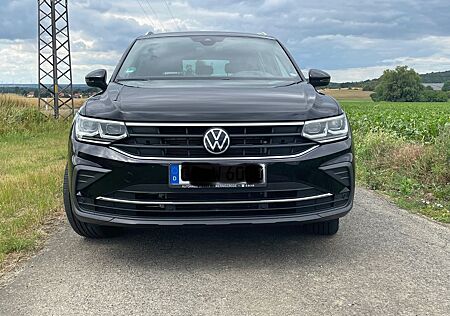 VW Tiguan Volkswagen 2.0 TDI SCR DSG ACTIVE ACTIVE