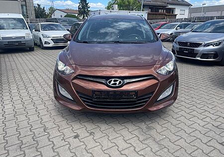 Hyundai i30 cw blue Trend