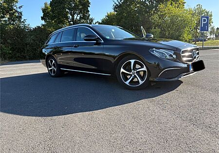 Mercedes-Benz E 220 d 4MATIC T Autom. -