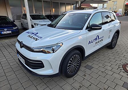 VW Tiguan Volkswagen 2.0 TSI 4M DSG AHK ACC DCC 360AV Gar 2031