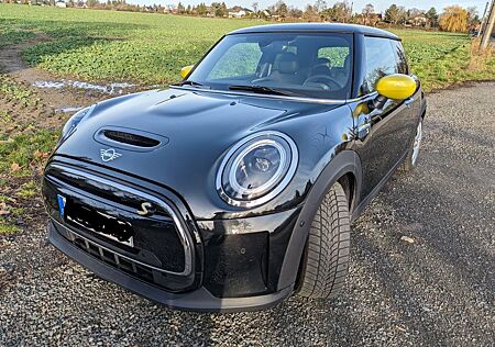 Mini Cooper SE Electric Trim