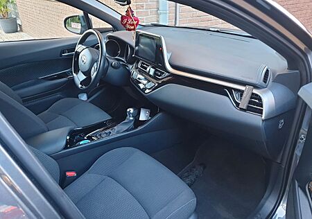 Toyota C-HR 1.8-l-VVTi Hybrid Style Selection Style...