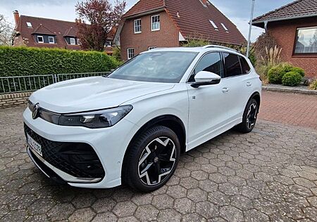 VW Tiguan Volkswagen 1.5 eTSI OPF DSG R-Line R-Line