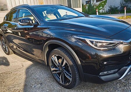 Infiniti QX30 2.0t DCT AWD Luxe Tech Luxe Tech