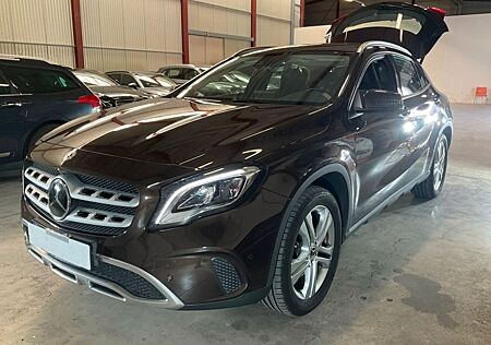 Mercedes-Benz GLA 220 4MATIC DCT