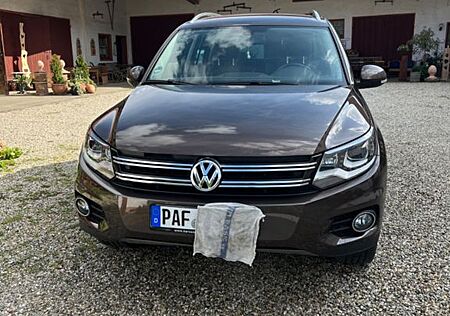 VW Tiguan Volkswagen 2.0 TDI DSG 4MOTION Track & Style Tra...